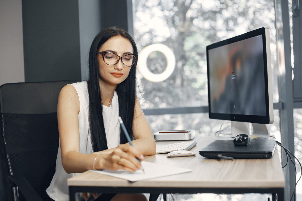 Accounting firm virtual assistant managing documentation and administrative workflows to improve operational efficiency