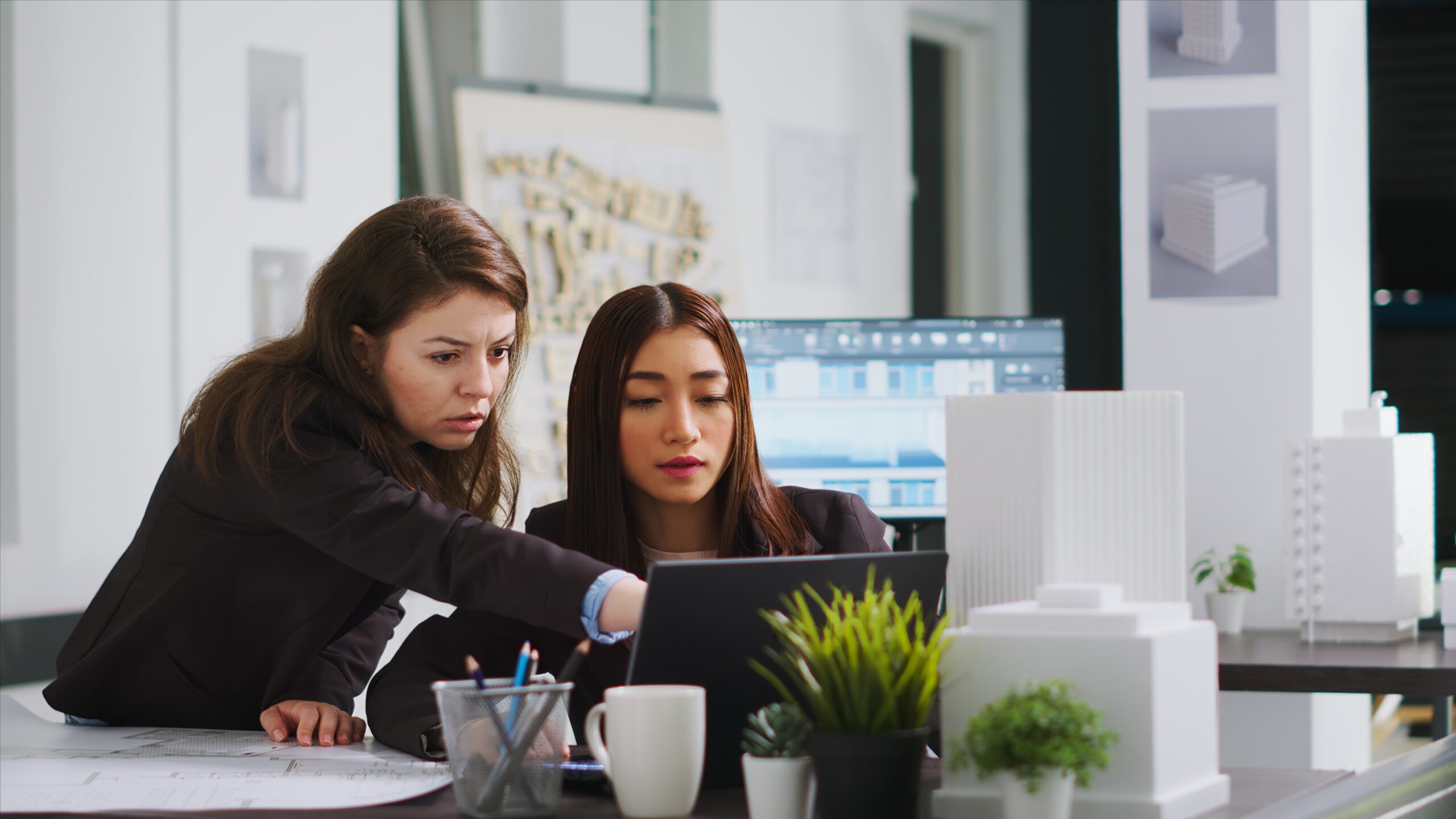 Real estate workflow management with virtual assistants